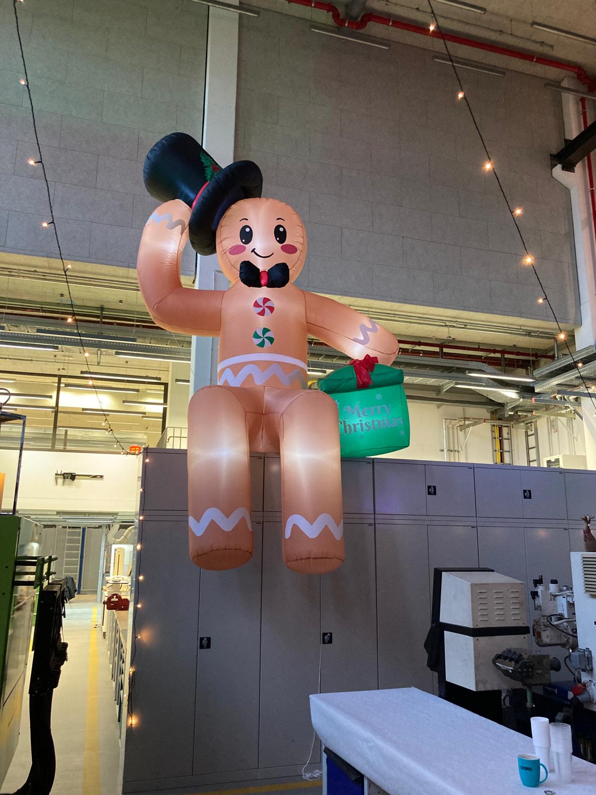 Aufblasbarer Lebkuchenmann 5,5 m